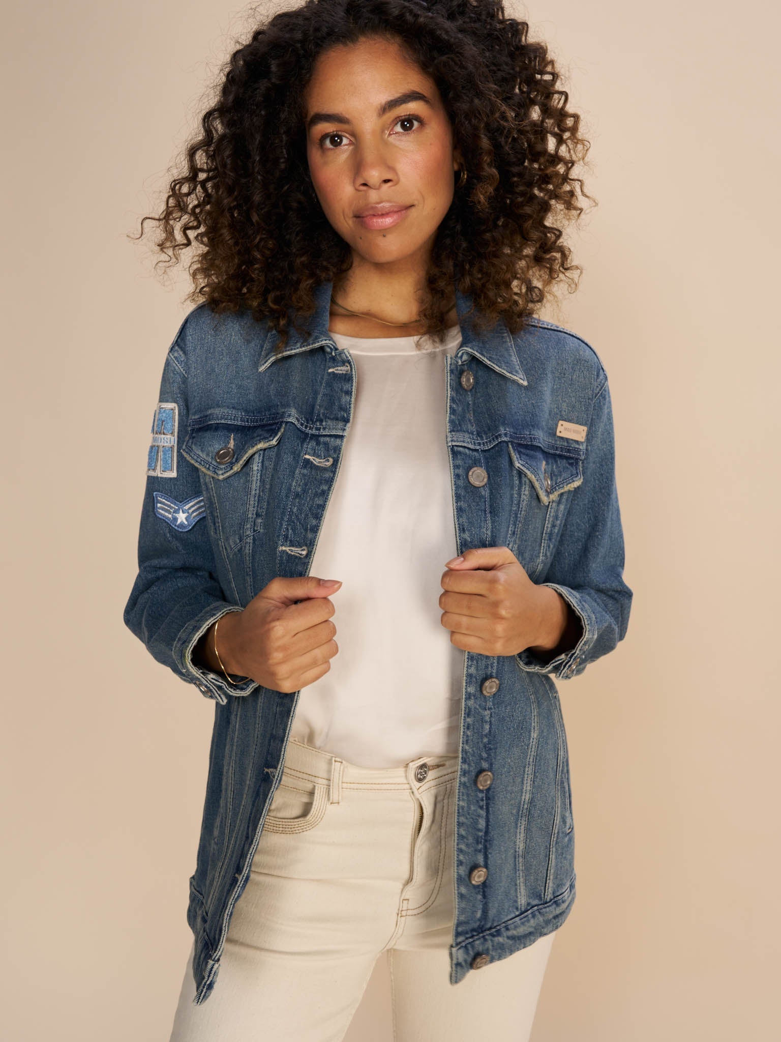 Modelshot / Blue / Detail